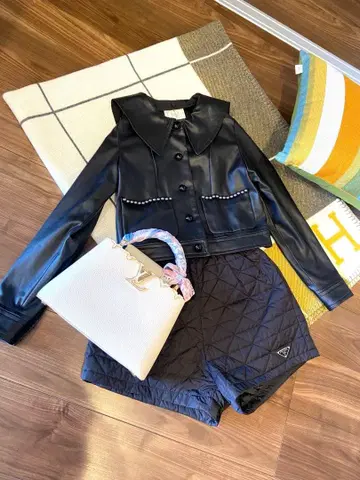 Chesty 세일러 카라 인조 가죽 자켓 피터팬