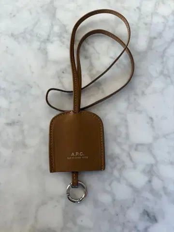 A.P.C. 가죽 참 브라운