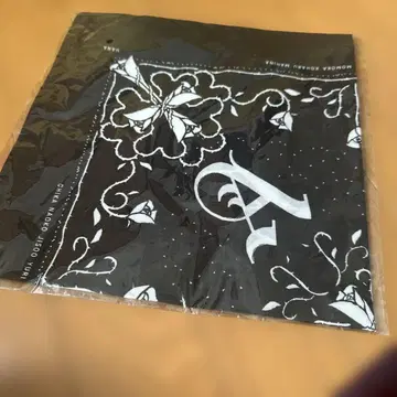 HANA BAD LOVE 반다나