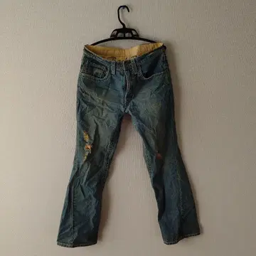 데미지 가공 라이트 블루 데님 팬츠