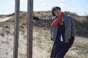 스가와라 코하루 착용 마가렛호웰 도네갈 트위드 블루종 즉시 완판