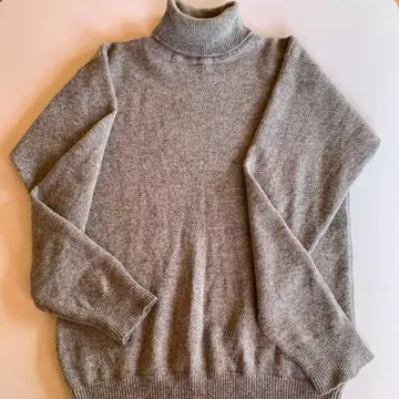 울 100% 그레이 터틀넥 스웨터