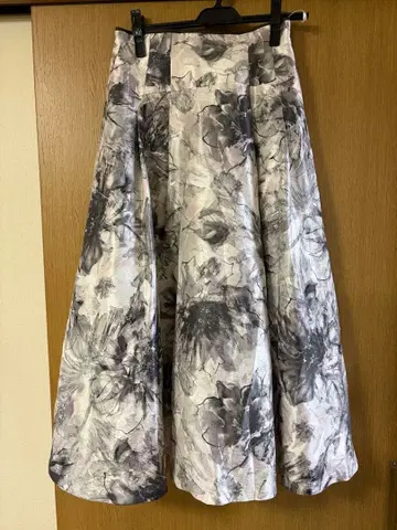 아푸와이저 리셰 플라워 프린트 플레어 롱 스커트