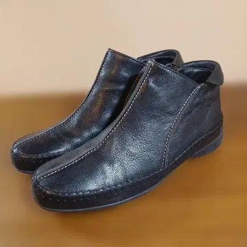 ELLEGANCE 블랙 가죽 숏부츠 24cm