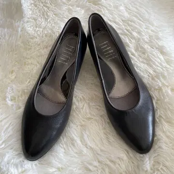 거의 새상품 핏핏 블랙 스틸레토 펌프스 23.5cm