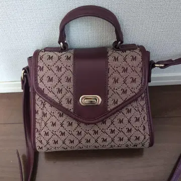 버건디 모노그램 숄더백 (보르도 색감)