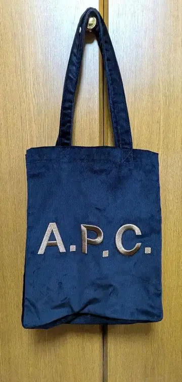새상품급 A.P.C. 아페쎄 코듀로이 토트백 로고
