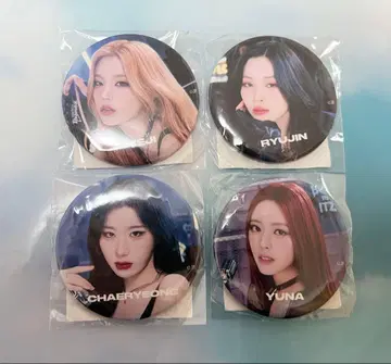 ITZY 월드 투어 캔 배지