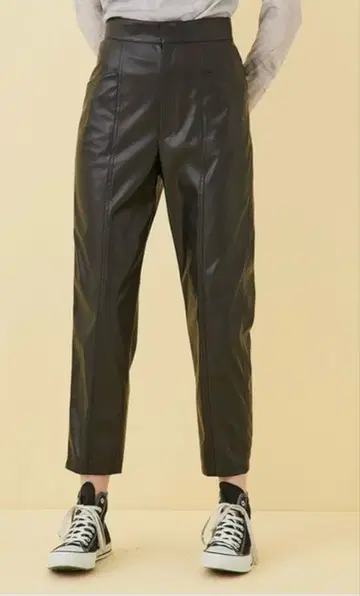 STUDIOUS 가죽 같은 캐주얼 팬츠