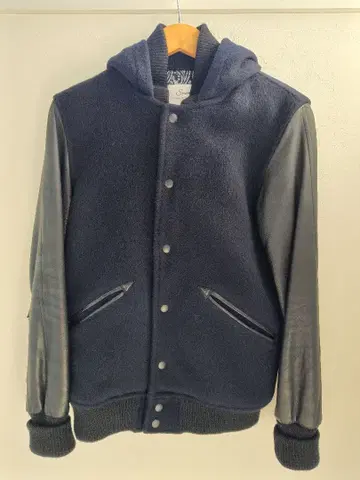 울 가죽 바시티 자켓 네이비 후드 부착 바시티 자켓