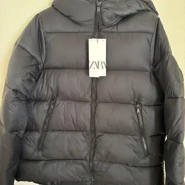ZARA 블랙 다운 자켓 후드 부착