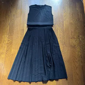 새상품 LOUNIE 블랙 슬리브리스 롱 원피스