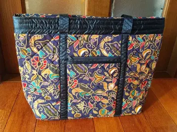 바틱 패턴 네이비 토트백 퀼팅 원단