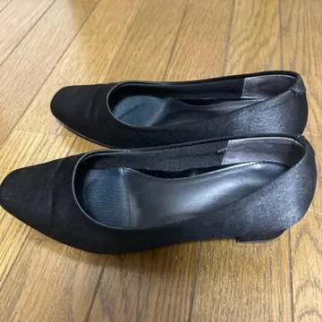 블랙 새틴풍 펌프스