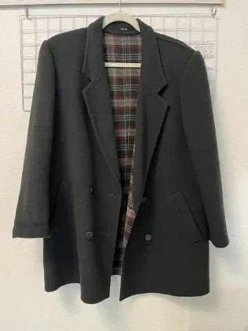 DAKS 다크 그레이 더블 브레스트 피 코트