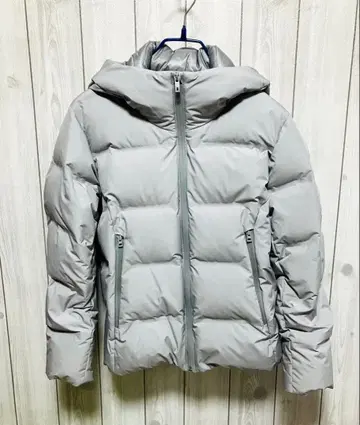 새상품급 유니클로 심리스 다운 자켓 XS