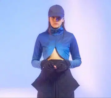 하트라(HATRA) 모아레 집업 볼레로