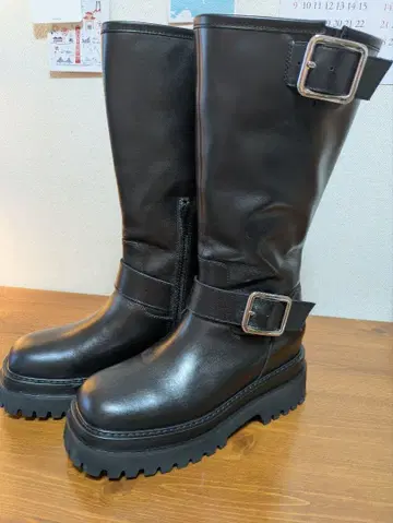 블랙 가죽 엔지니어 부츠