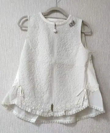 새상품 슈퍼 뷰티 40, 꽃 퀼팅 베스트 화이트 브로치 포함