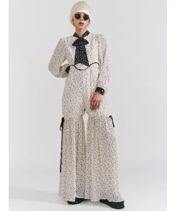 pameo pose 꽃무늬 올인원 화이트