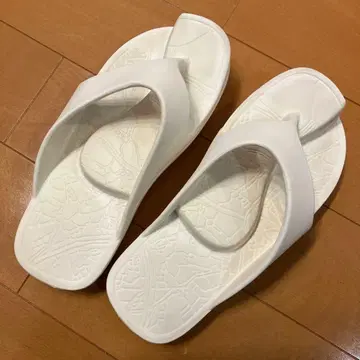 라쿠바키 이지 샌들 화이트 M