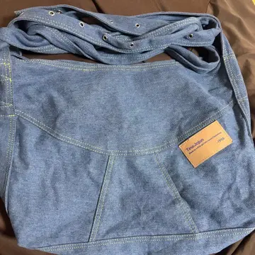 티나-조이유 데님 숄더백 1998년 제조