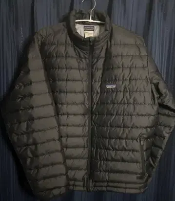 patagonia 블랙 다운 스웨터 남성용 L 사이즈