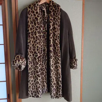 이타리야 레오파드 무늬 롱 코트 하자 있음