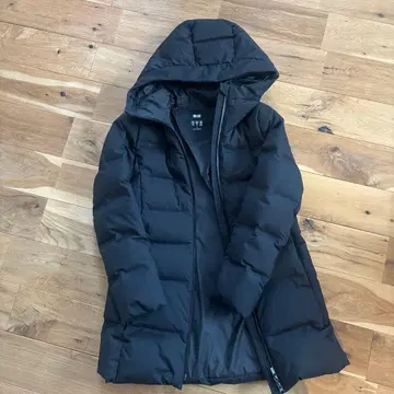 유니클로 심리스 다운 숏코트 S 블랙