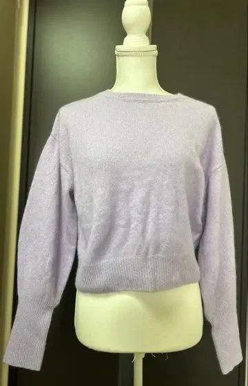 라벤더 니트 스웨터