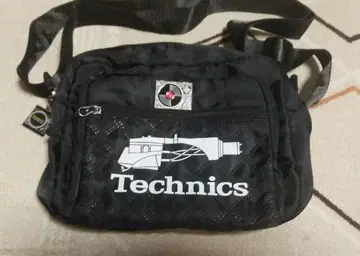 Technics 숄더백 블랙
