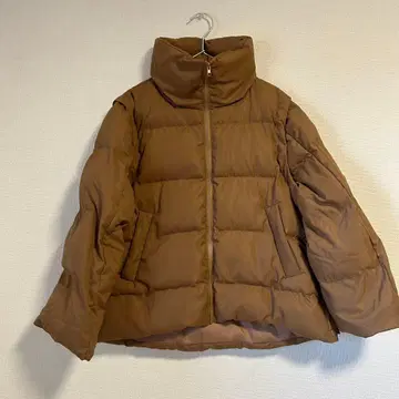 브라운 다운 자켓 소매 탈부착 가능