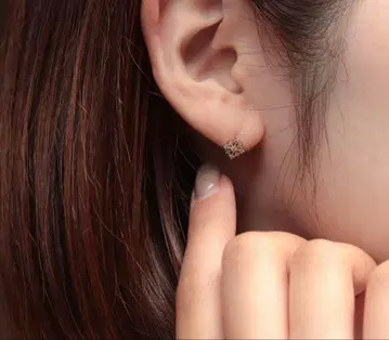 느와르 드 푸페 K10 스퀘어 시스루 다이아몬드 귀걸이 한쪽