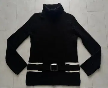 SENA 세나 멋진 스타일리시 벨트 포함 터틀넥 리브 편 스웨터