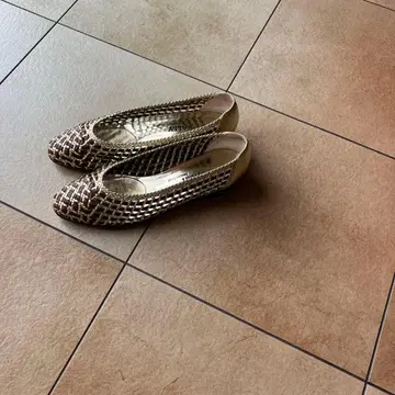 발리 메쉬 펌프스