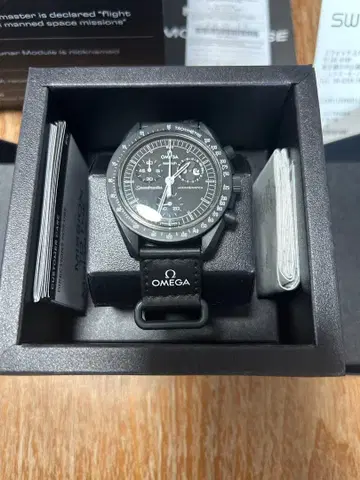 새상품급 Moon Swatch 스누피 블랙