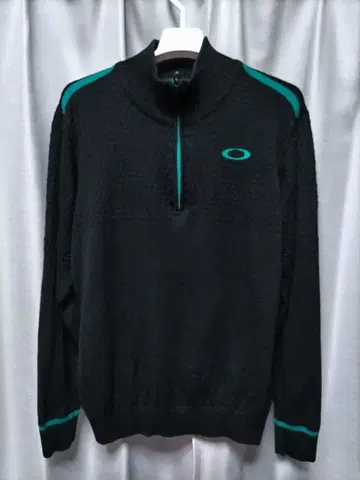 오클리 골프 하프 지퍼 스웨터