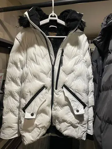 워크맨 FIELD CORE 화이트 자켓 L 사이즈