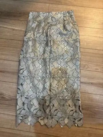 frayid 꽃무늬 자수 타이트 스커트 프레이 아이디