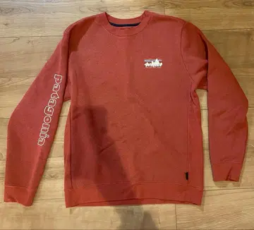 파타고니아 레드 크루넥 맨투맨