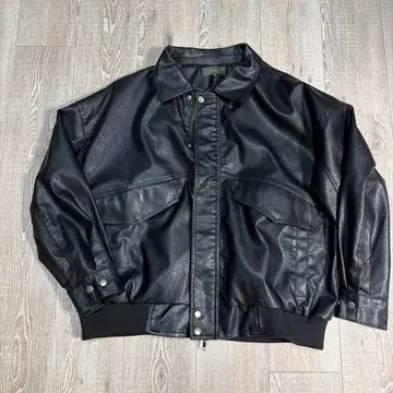 CLEL 블랙 가죽 자켓 박스 실루엣 XS