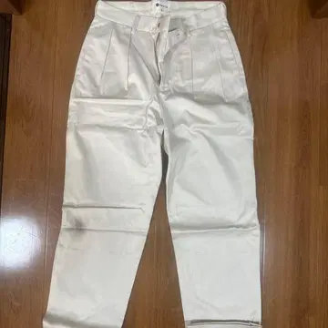 VALTA 화이트 치노 팬츠 S 사이즈