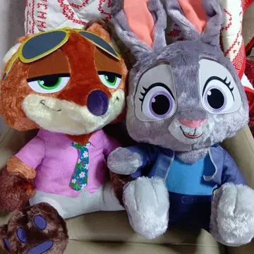 닉 와일드와 주디 홉스 봉제 인형