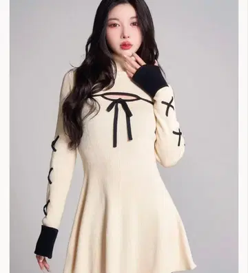 다리치 바이컬러 리본 디자인 니트 미니 원피스