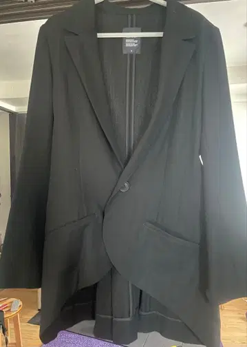 LIMI feu 뒷주머니 개버딘 자켓