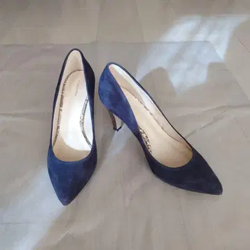 [ Au BANNISTER ] 네이비 스웨이드 스틸레토 펌프스