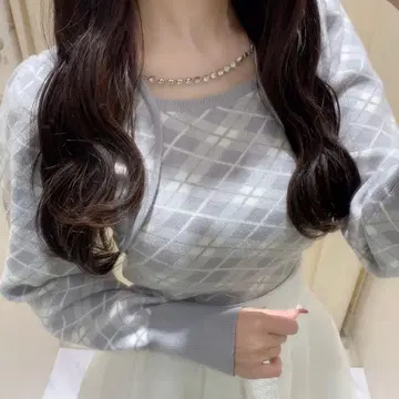 evelyn 에블린 체크 목걸이 니트 블루