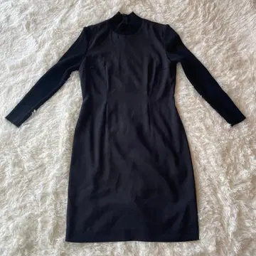 Esquisse 여성용 원피스 도킹 소재 니트 모크넥