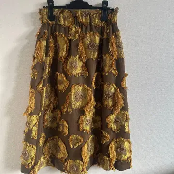 가격표 포함 Ballsey 플라워 자수 스커트