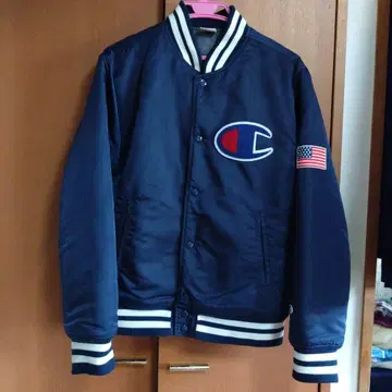 Champion 네이비 바시티 자켓 M 사이즈